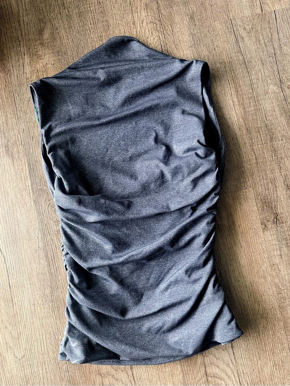 Aritzia Contour Ruched Top - Picture 2 of 5